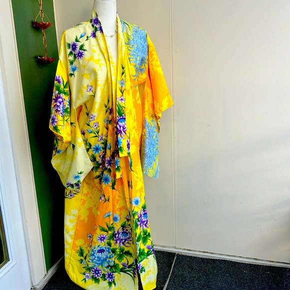 Vintage Other - Vintage 70s 80s Yellow Floral Kimono Robe